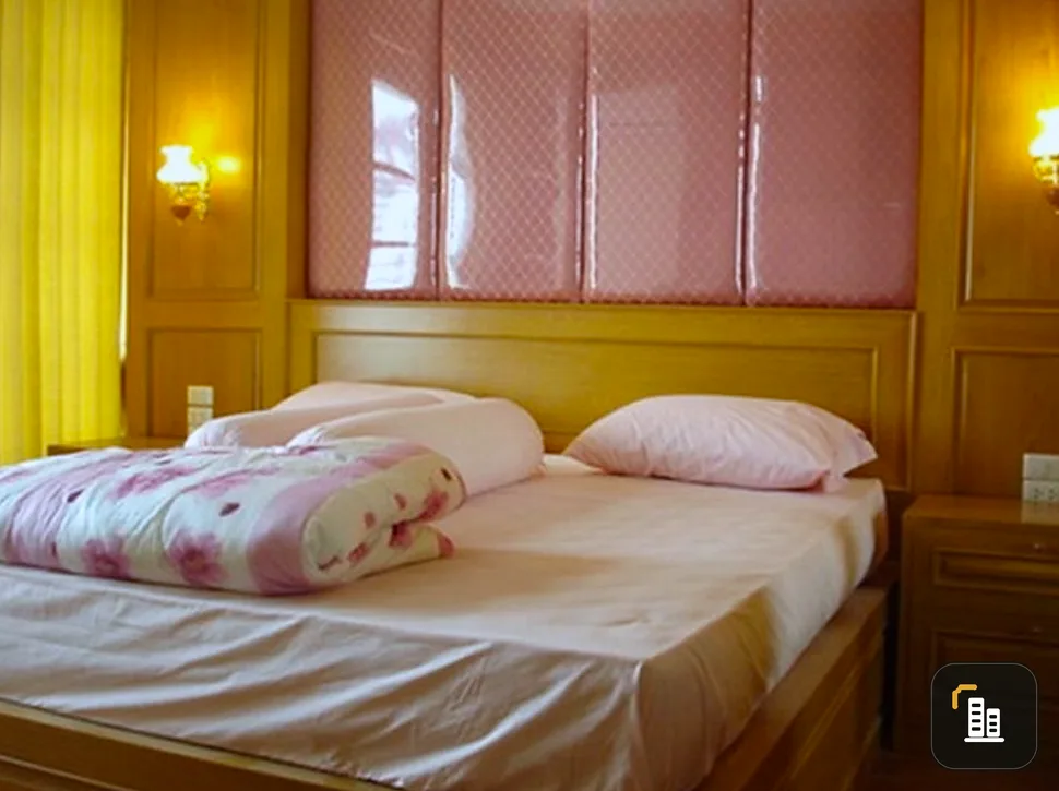 Condo for rent, Baan Klang Krung, Siam-Pathumwan, has balcony, high floor, convenient travel, near BTS Ratchathewi.