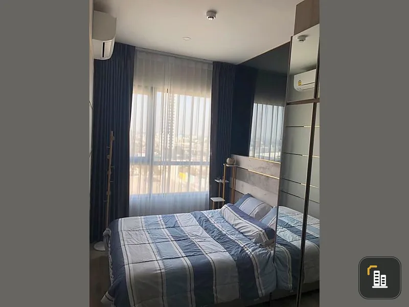 For rent, Knightsbridge Prime On Nut, room decorated in cool gray tones. The built-in bedroom is very nice. Ready, book now.