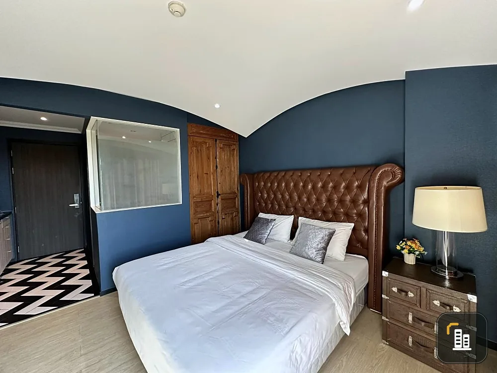 For rent sell: Venetian Signature Condo Resort Pattaya (Jomtien). Beautiful room. Plus you get a city view. Book now.