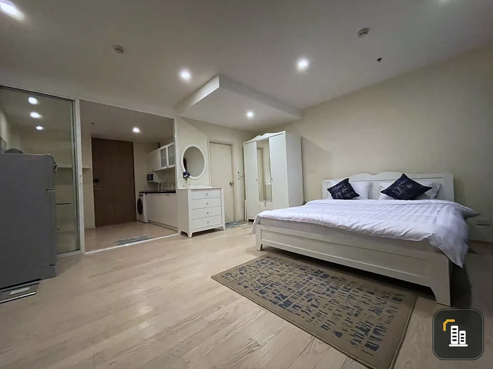 For rent: Noble Remix Sukhumvit 36, separated room. Clean and comfortable to the eyes, you feel at ease. Don't delay, move in now.