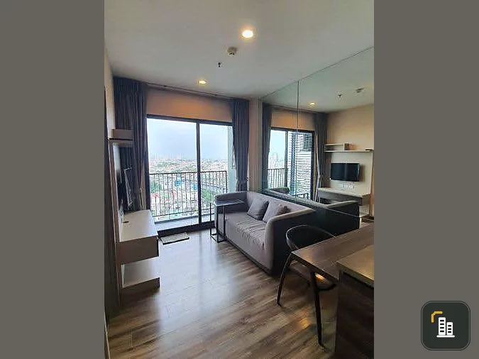 For sale: Teal Sathorn - Taksin, stunning city view, unblocked view, fully decorated. Ready to carry your bags and move in.