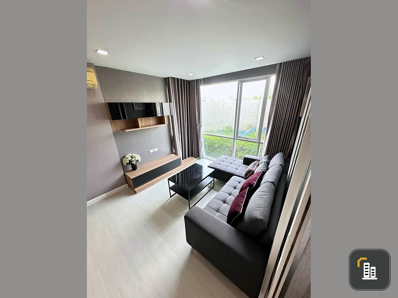 For sale: The Room Sukhumvit 64. Spacious room, very livable. Big sofa, very comfortable to sit on. If you don't reserve, you will regret it.