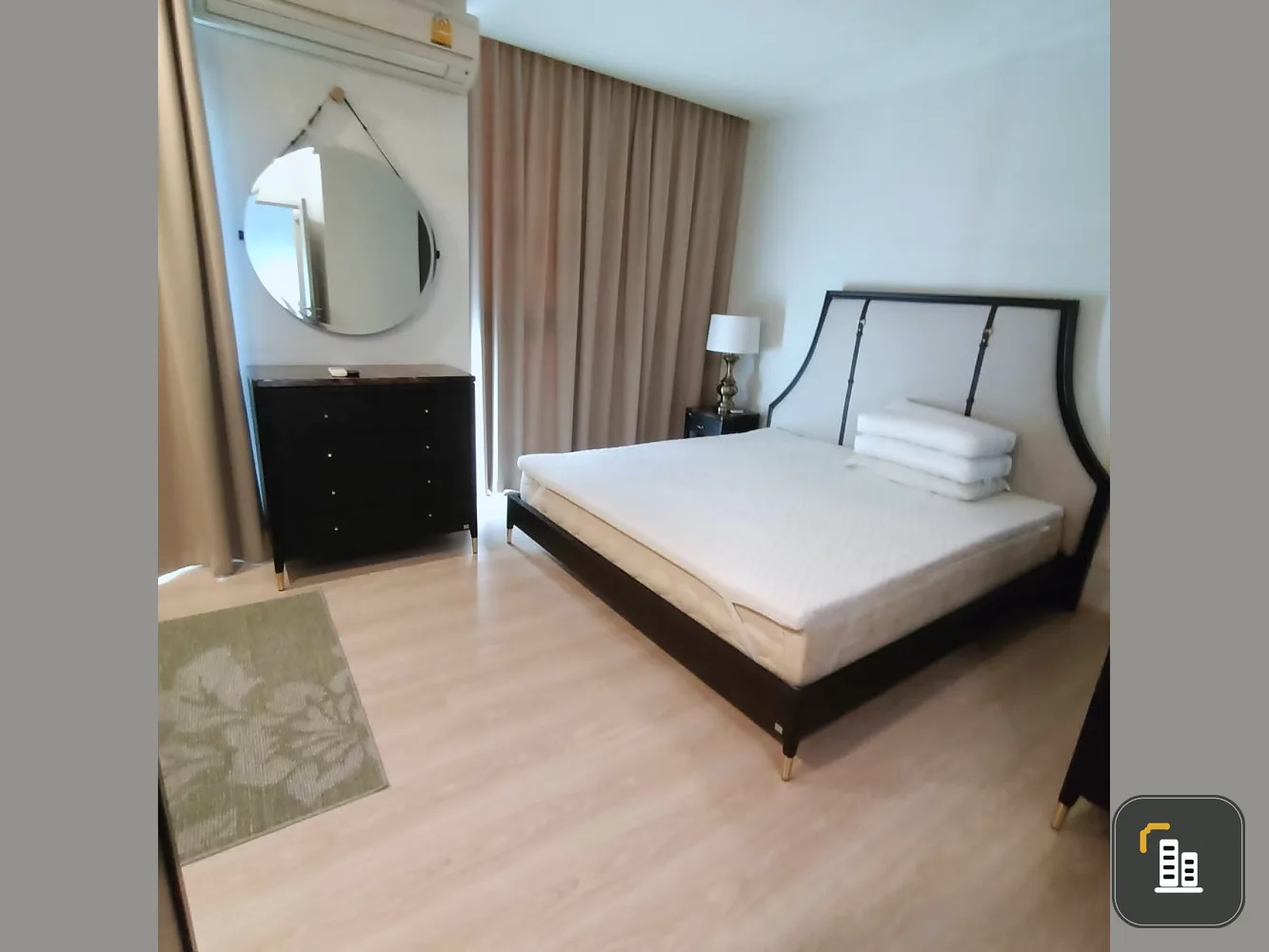 Condo for rent, Noble Revolve Ratchada, fully furnished, ready to move in, convenient travel, near the BTS.