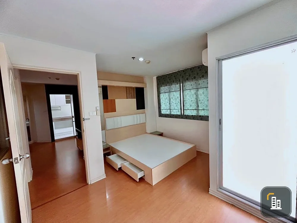 For sale: Lumpini Condo Town Ramintra-Nawamin, 2 bedrooms, 1 bathroom, complete amenities. Book now.