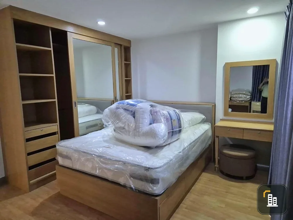 For sale: U Delight @ Huai Khwang Station, complete amenities. There is a large closet to store all your stuff. Hurry and reserve now.