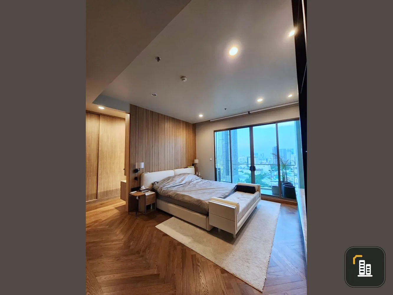 Condo for rent, Supalai Oriental Sukhumvit 39, high floor, beautifully decorated, fully furnished.