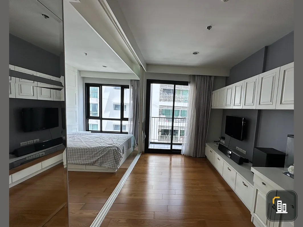 For sale: The Vertical Ari, 22nd floor, beautiful room, comes with complete decorations. Book now, don't wait.
