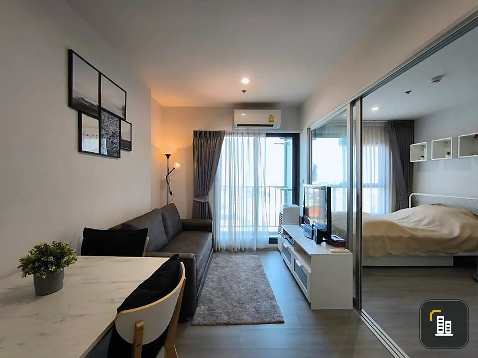 For sale: The Parkland Charan-Pinklao, north facing room, cool all day. The city view is very beautiful. Very good atmosphere. Hurry.