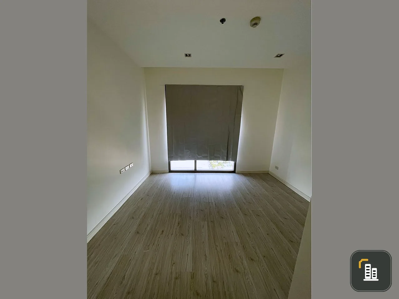 Condo for sale, Star View, 32nd floor, very high, very good atmosphere. Quiet corner room Very private, hurry and reserve now.