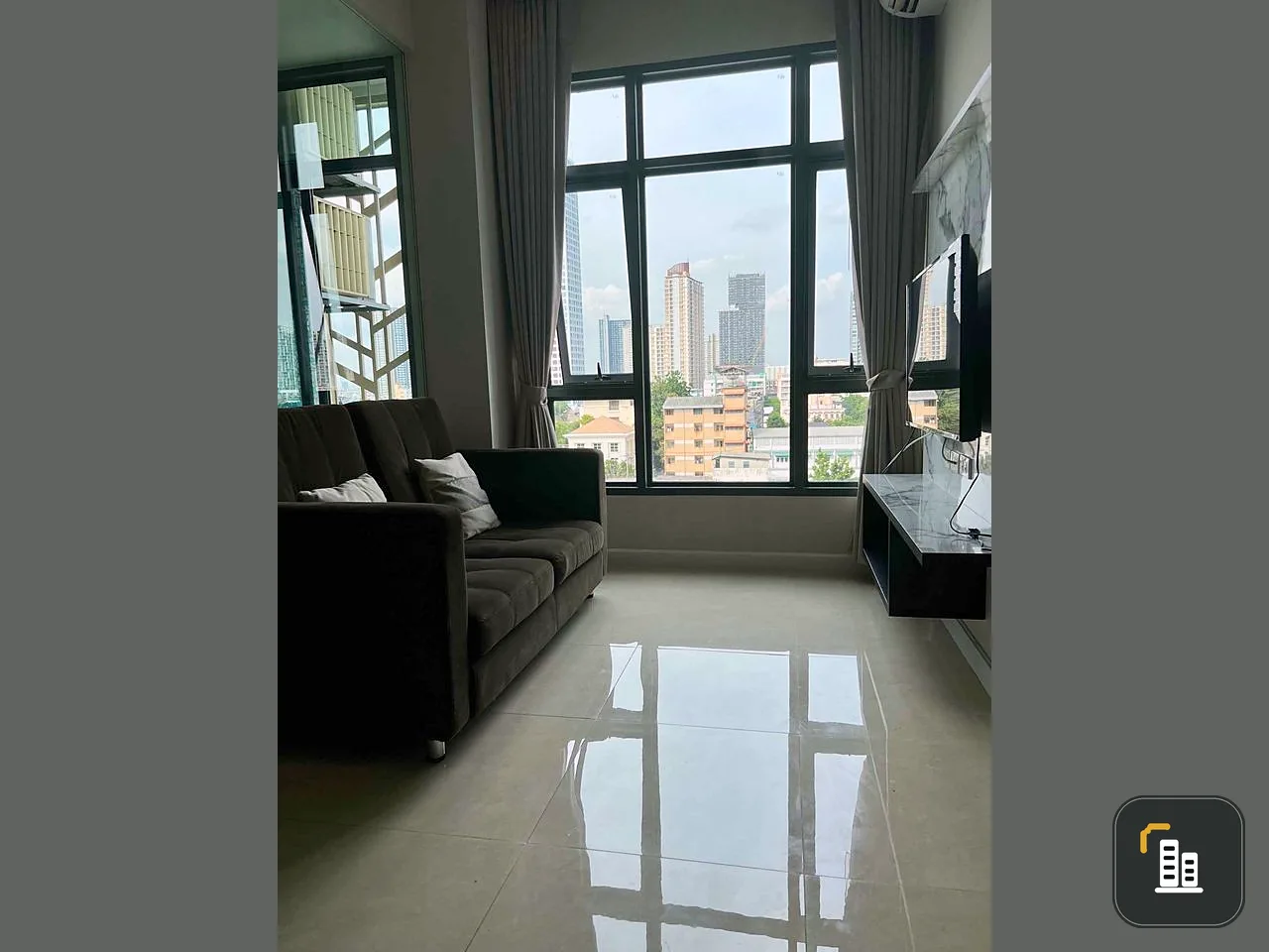Condo for sale, Mayfair Place Sukhumvit 50, spacious room, fully furnished, electrical appliances. Hurry and buy before you miss out.