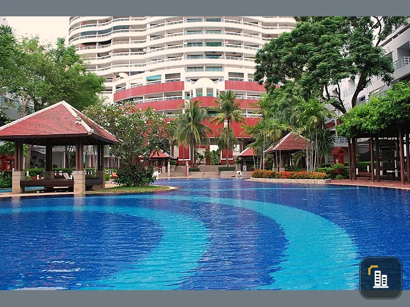 For rent, Metro Jomtien Condotel, studio room decorated in style. You can walk right down to the beach. It's so great, don't miss it!!