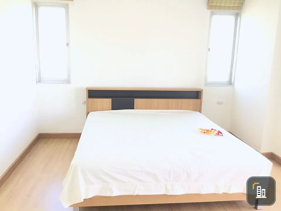 For sale: Supalai Park Srinakarin, 2 bedrooms, 1 bathroom, high view, complete amenities, reserve quickly.