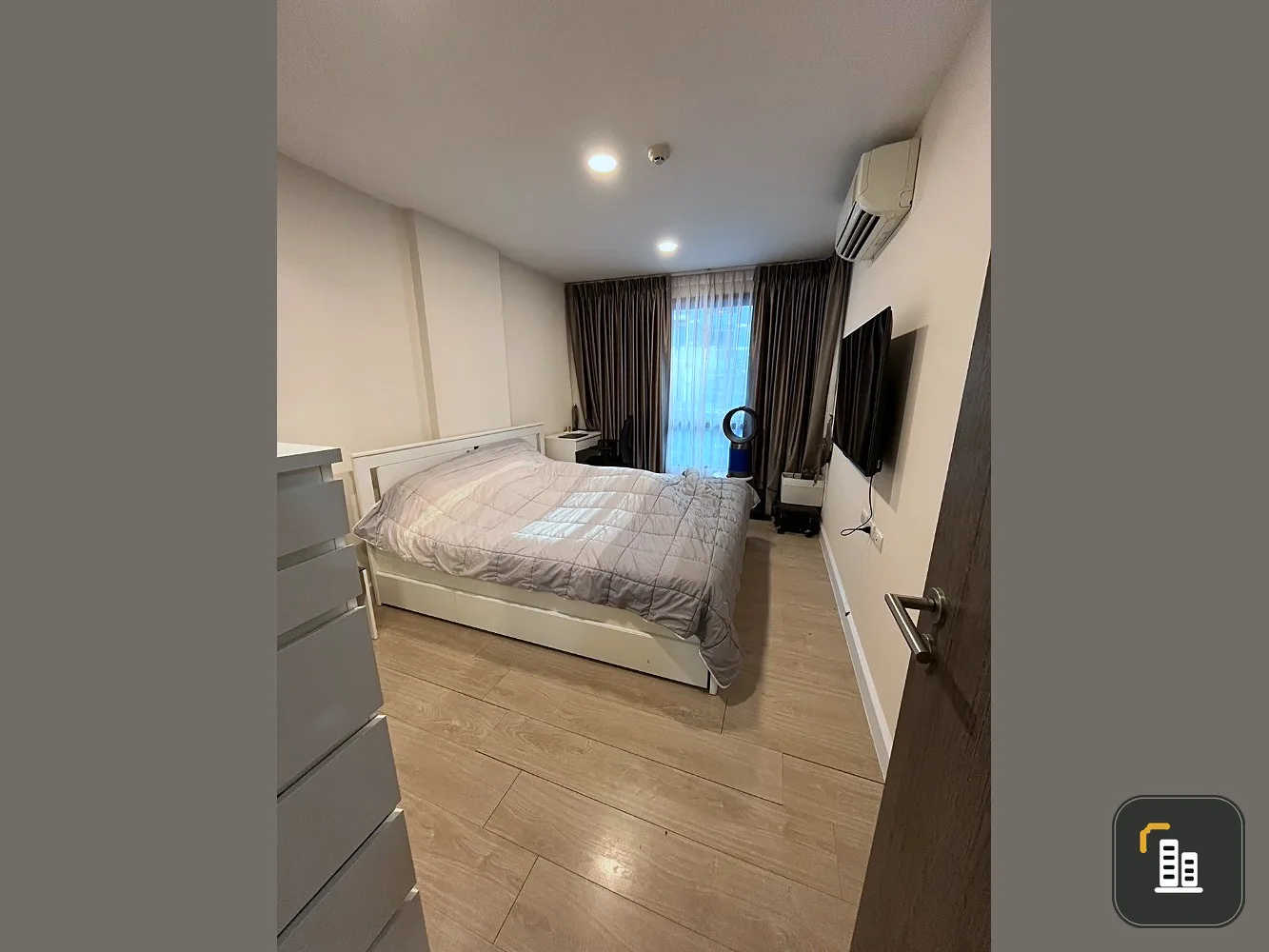 For sale: Metro Luxe Rose Gold Phahon-Sutthisan. Swimming pool view Comes with complete decorations. Book now, don't miss out.