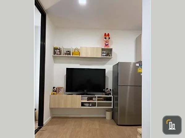 Urgent sale, Wynn Condo Lat Phrao-Chokchai, 4 nice rooms, fully furnished, ready to move in immediately. Book now.