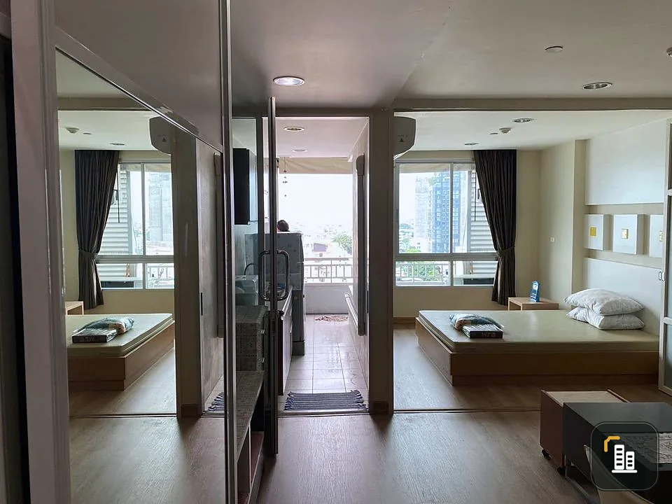Condo for sale, The Station Sathorn-Bangrak, ready to move in, fully furnished, just bring your bags.