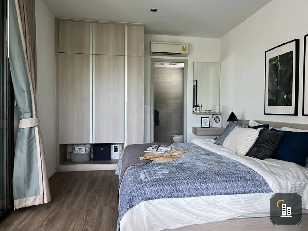 For rent, Aeras Condo (Jomtien), very large room, beautifully decorated, livable. Comes with complete furniture Just come and move in.