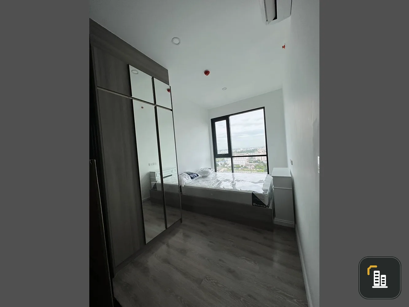 For rent Knightsbridge Sukhumvit-Thepharak. The city view is too beautiful to resist. Complete set of built-in furniture Not booking is a huge mistake