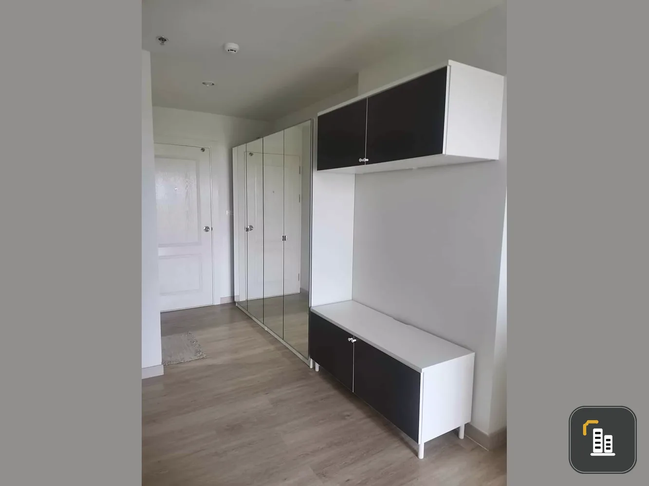 Condo for sale, The Crystal Bliss Rattanathibet, empty room, not too expensive, room decorators shouldn't miss this room.