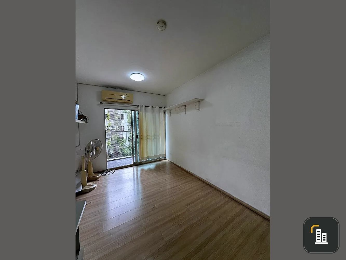 For sale: A space asoke ratchada, 2 bedrooms, 2 floors, 6th floor, comes with a great price. Let me tell you, you definitely shouldn't miss it.