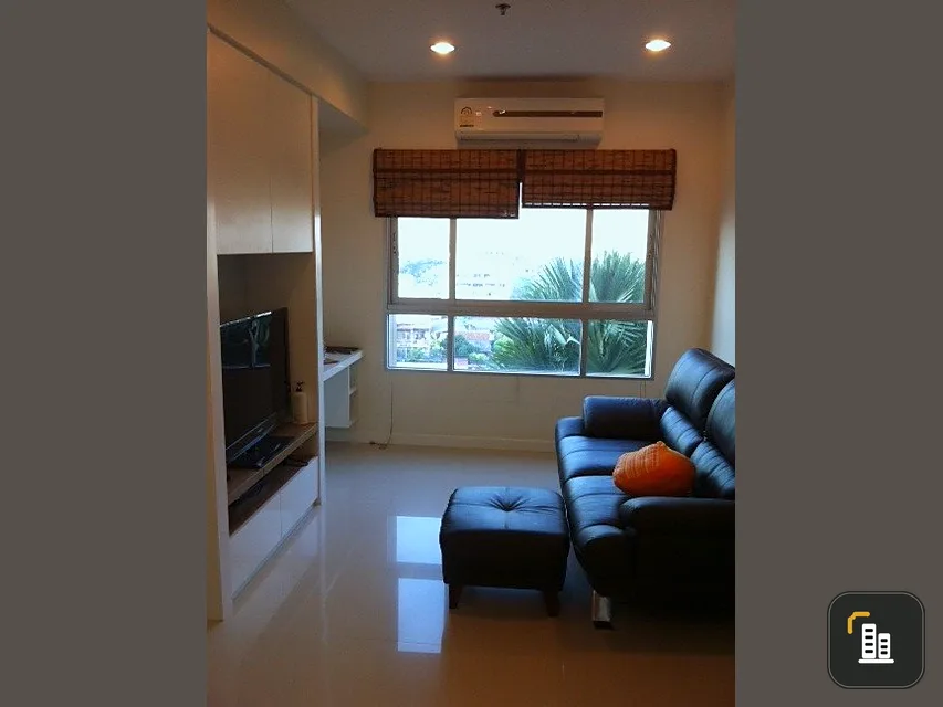 For sale Q House Sathorn, 9th floor, swimming pool view. Comes with complete decorations. Book now, don't miss it, hurry.