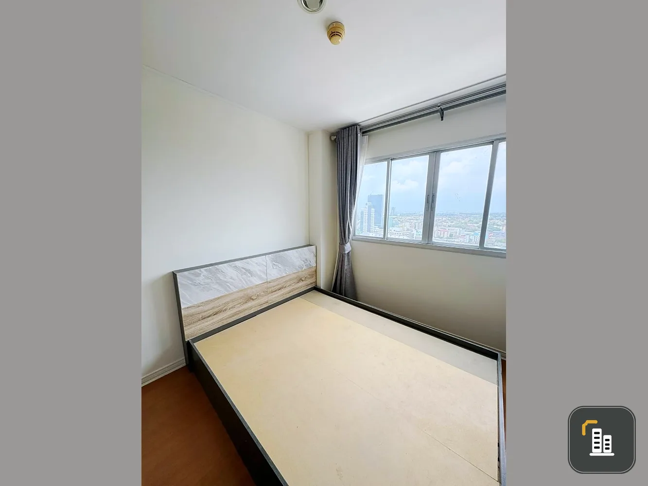 For sale: Lumpini Condo Town Ramindra-Nawamin, 20th floor, city view, very comfortable, clean room, very nice to live in. Hurry and reserve now.