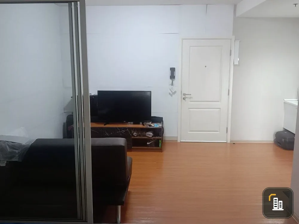 Condo for sale, Fuse Mobius Ramkhamhaeng Station, nice room, divided into sections, fully furnished, don't miss it.