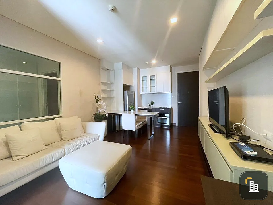 For sale, for rent, Ivy Thonglor, 12th floor, beautiful view facing the city, fully furnished room, ready to move in immediately, book now, urgent.