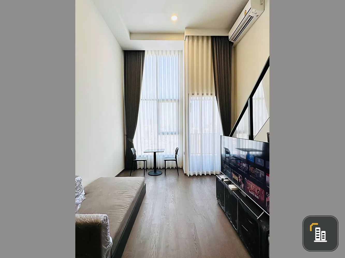 For rent, Park Origin Chula Samyan, DUPLEX room, simply decorated, 29th floor, beautiful city view, hurry and reserve now.