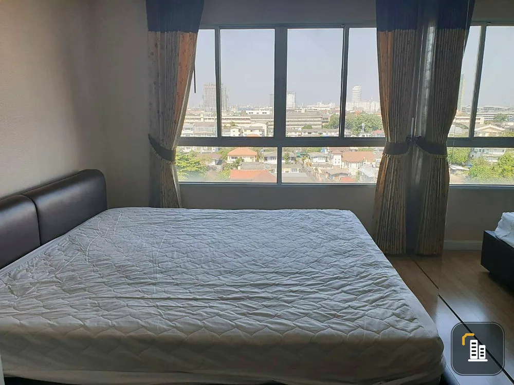 For sale: Lumpini Place Rama 8, Building C, 10th floor, open view, with built-in furniture. If interested, hurry and reserve now.