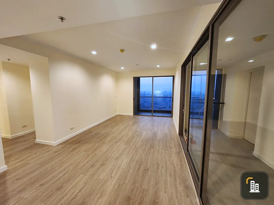 Condo for sale, Star View, high floor, very beautiful river view, empty room, very spacious, very nice atmosphere, book now.