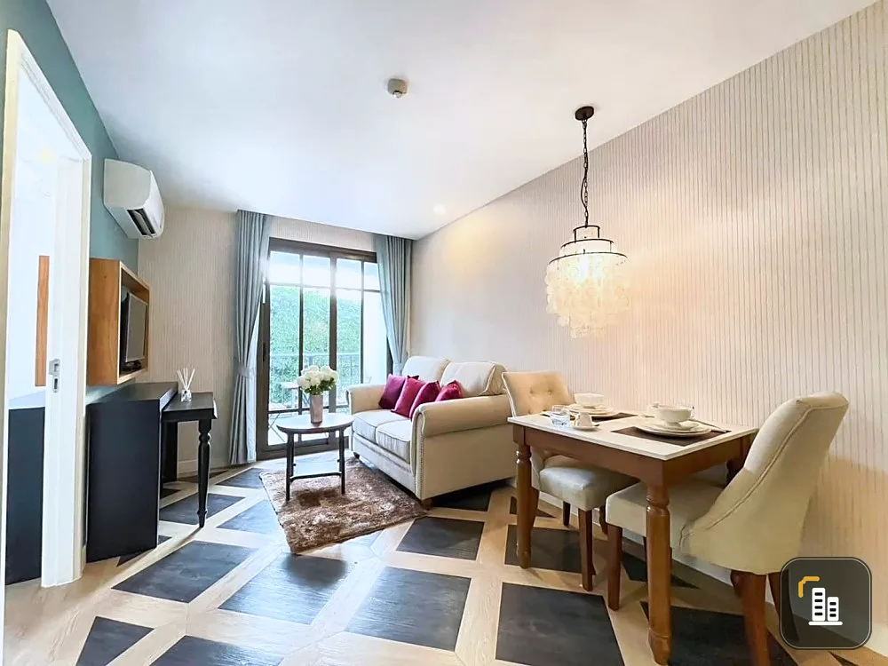 For sale Espana Condo pattaya, very clean room, well decorated, Buit-In, best bedside light, book now.