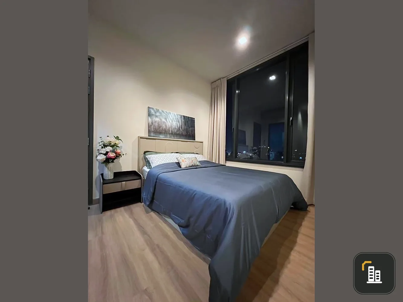 For rent, Edge By Sansiri, 34th floor, very livable, decorated in modern style. Just come and move in quickly.