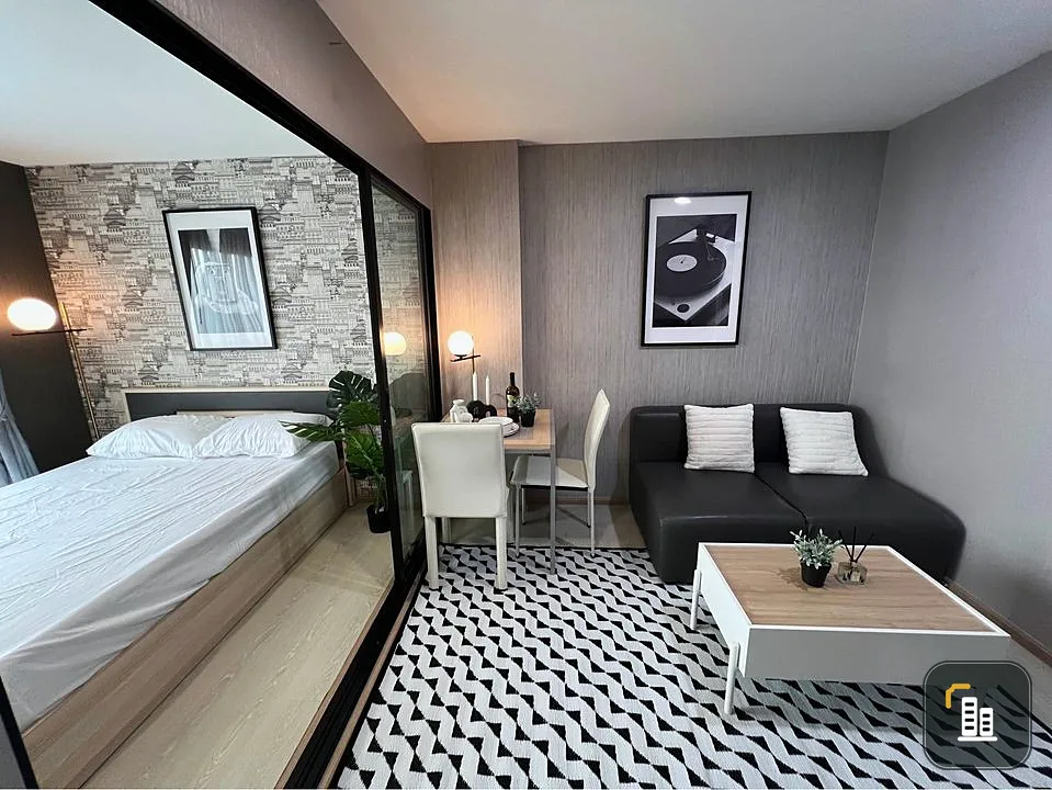For sale: The Excel Khu khot, 4th floor, room decorated very nicely. Install wallpaper throughout the room to control the tone. Don't miss it.