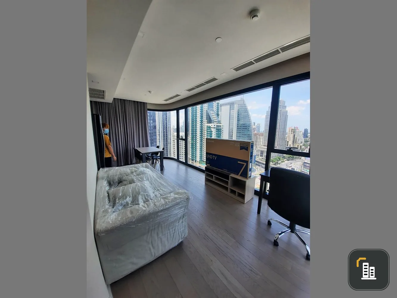 For rent: Ashton Asoke, 23rd floor, separated room, Buit-In, full room. Hurry and reserve before you miss out.