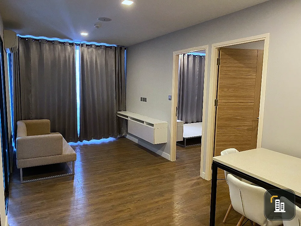 Esta Bliss for sale, 2 bedrooms, 3rd floor, good position, comes with complete furniture and electrical appliances. Book now, don't miss it.