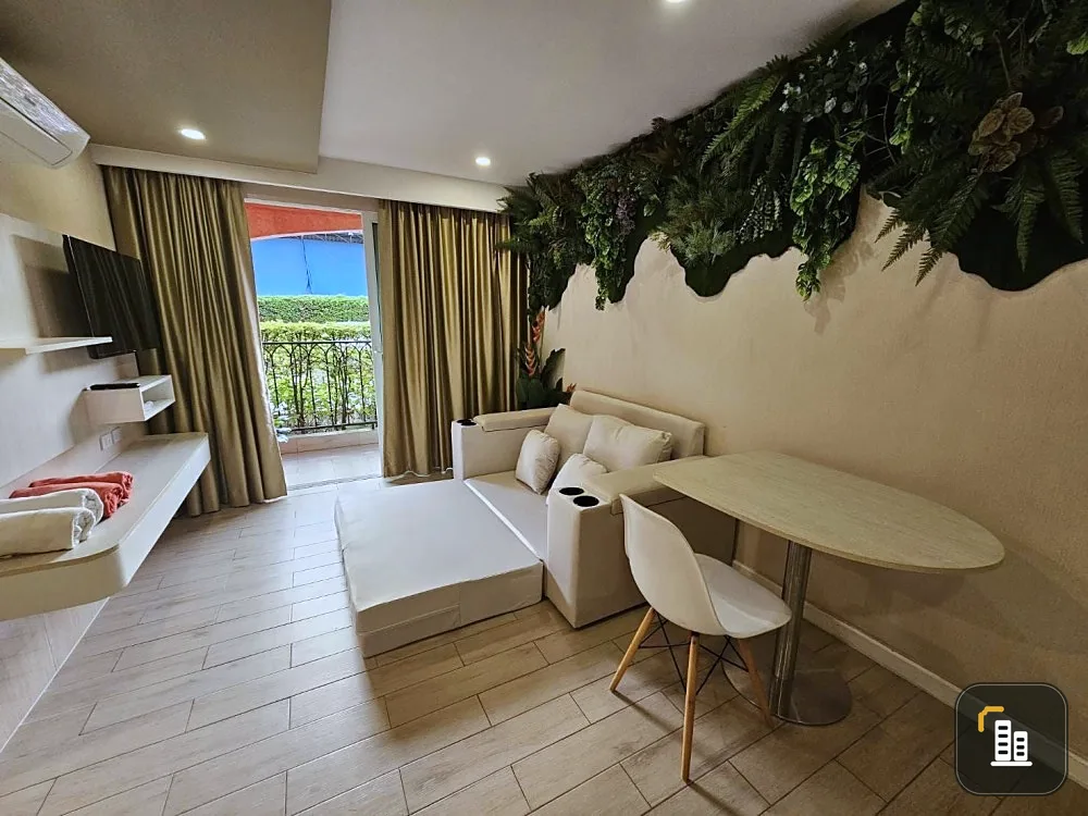 For rent, Seven Seas Code The Azure (Jomtien), spacious room, comfortable. Beautifully decorated, stylish and very livable. Urgent!! Before you miss i