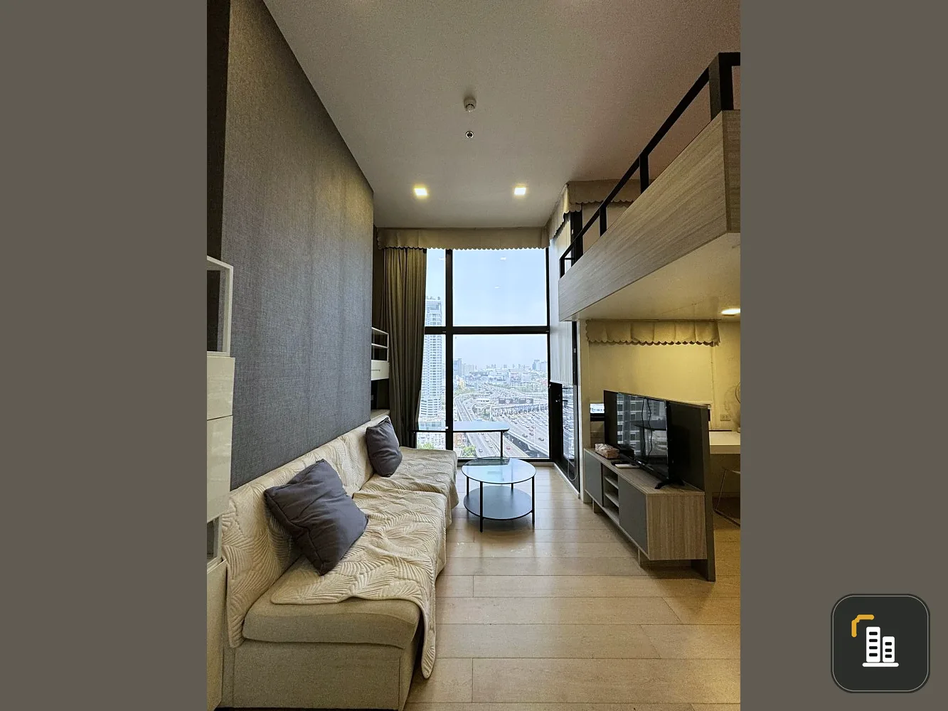 Condo for sale, Chewathai Residence Asoke, Loft Duplex room, ceiling height 3.6 m, 15th floor, high view, hurry and buy now.