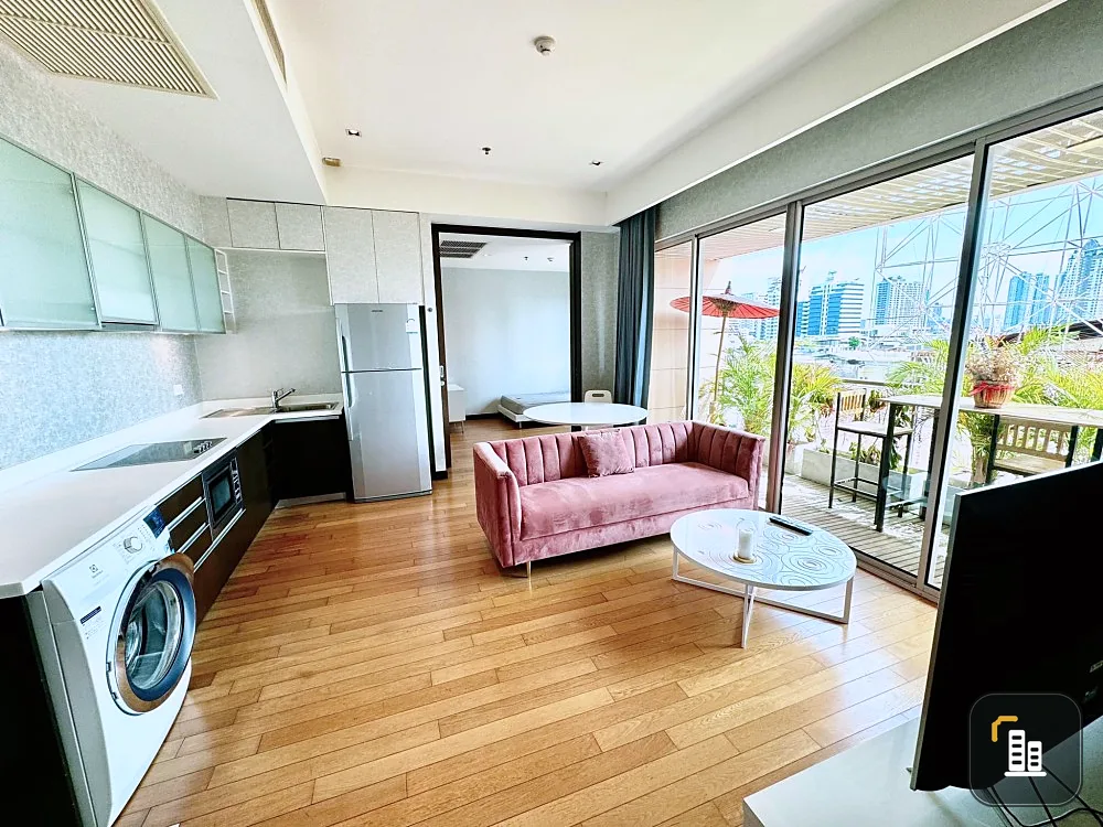 For sale/rent The Loft Yen Akat, very spacious room. Decorated beautifully and pleasantly. Plus a big, comfortable sofa. Book now.