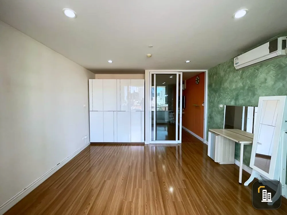 For sale, for rent, Chamchuri Square Residence, large, spacious room, airy, clean, extremely comfortable to live in. Hurry and reserve before you miss