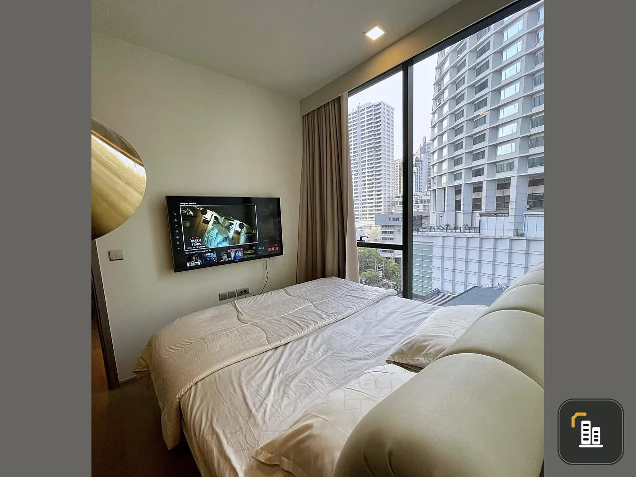 For rent, Celes Asoke, big, soft bed, very comfortable for a long time, simple, elegant room, very livable. Hurry and reserve, guaranteed you won't re