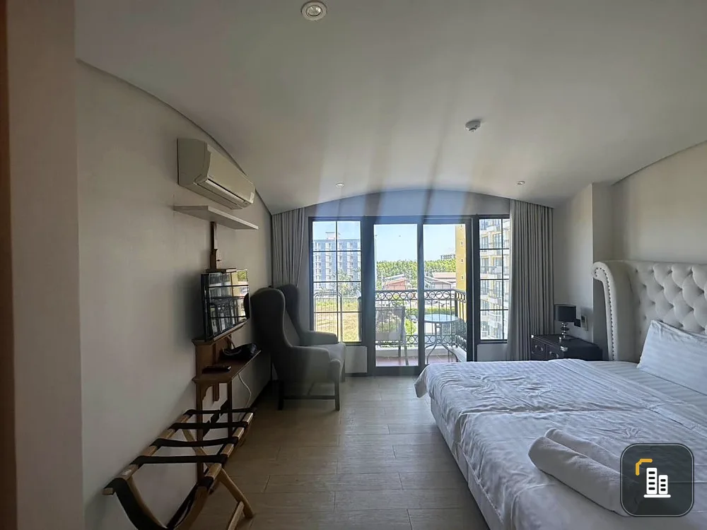 Venetian Signature Condo Resort Pattaya for sale, Venetian style vacation condo, good price like this, don't delay, buy now.