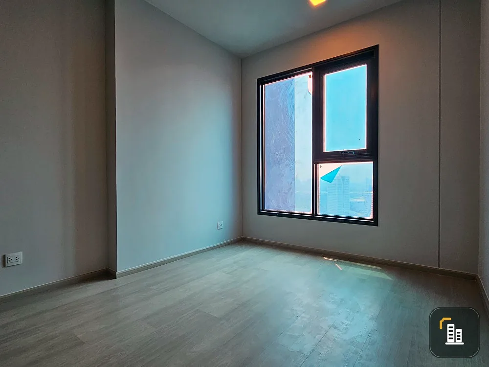 Selling down payment Life Phahon-Lat Phrao 1 Br. 35 sq m., Chatuchak Park view, high floor. Hurry and buy before you miss the opportunity.