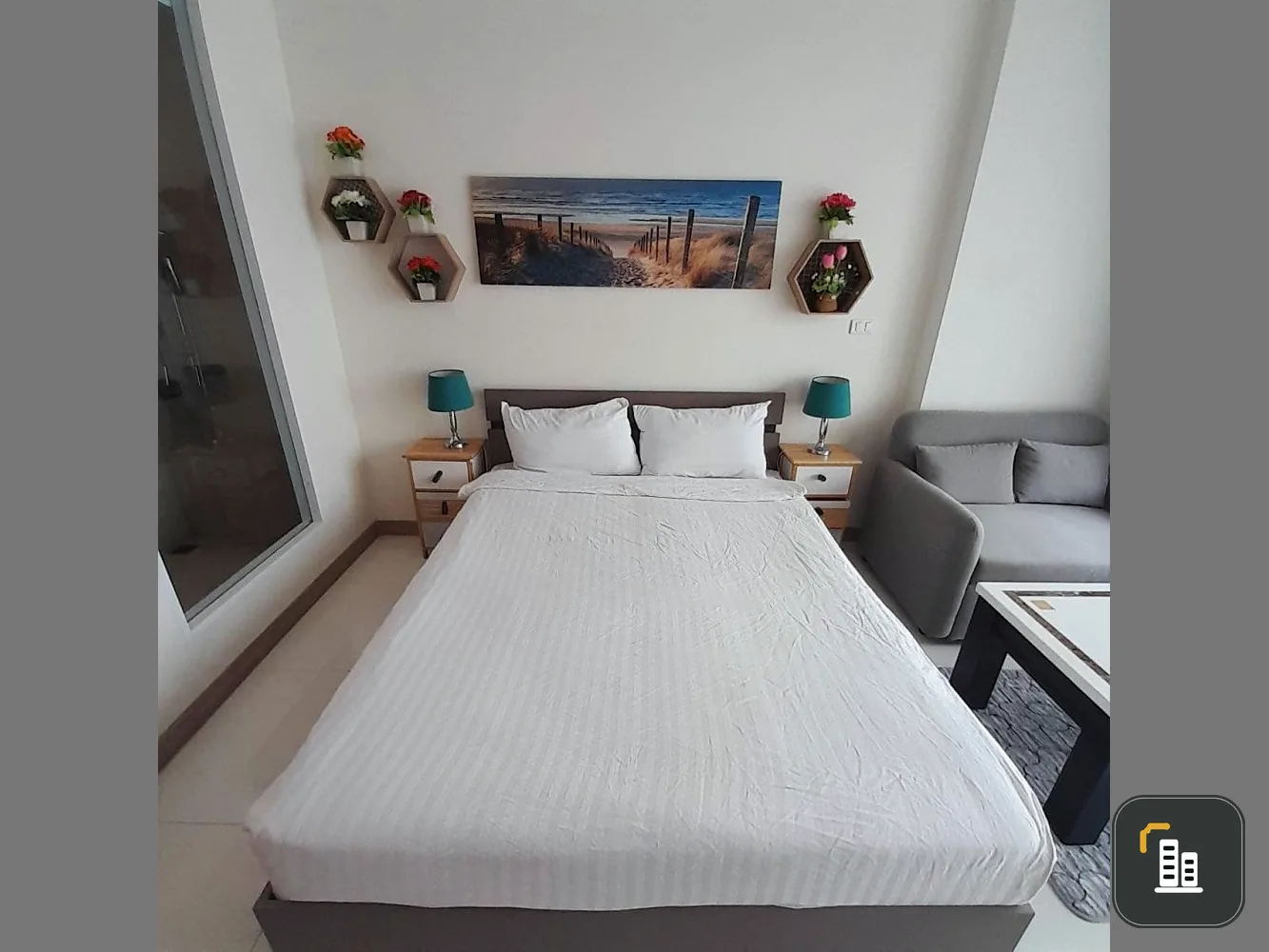 For sale or rent THE RIVIERA WONG AMAT BEACH STUDIO room, swimming pool view. Decorated and ready to move in, don't miss it.