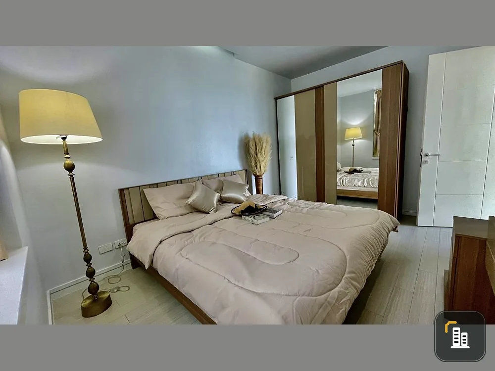 For sale or rent T.C. Green, beautiful view, very open and airy. A room in white tones that is pleasing to the eye. you will not be disappointed.