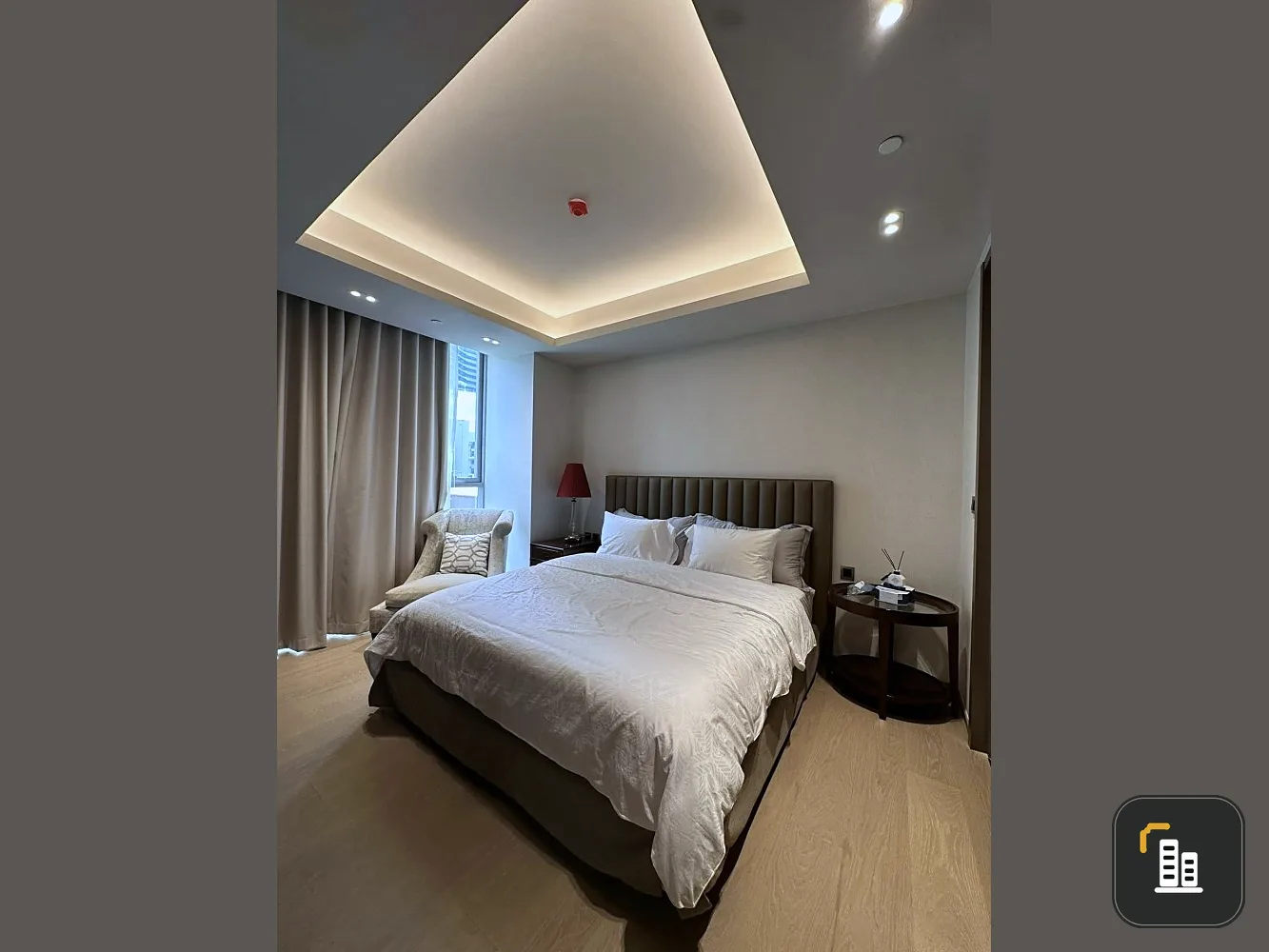 For rent: Tonson One Residence, 2 bedrooms, fully furnished, spacious room, comfortable. Ready to move in, reserve now.