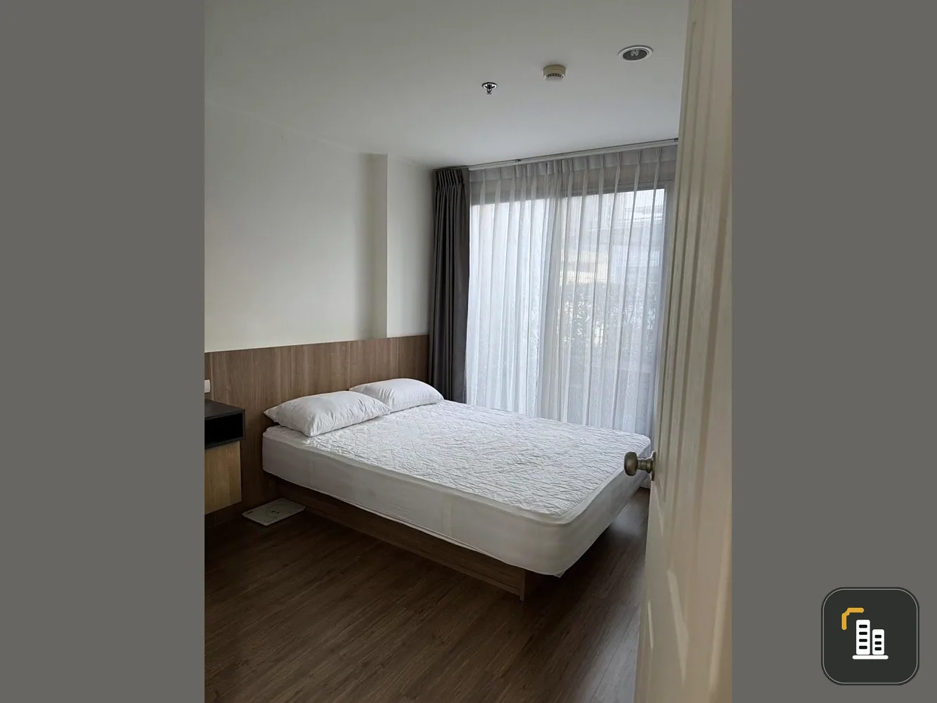 For sale: U Delight at Bang Son Station, 5th floor, swimming pool view, spacious room, comfortable to live in. If interested, hurry and reserve now.