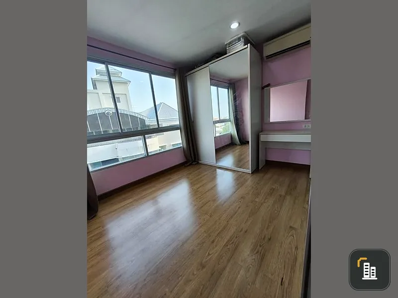 For sale: W Condo Phahon-Lat Phrao. The room is divided into proportions. The view is just right, complete with amenities. Book now.