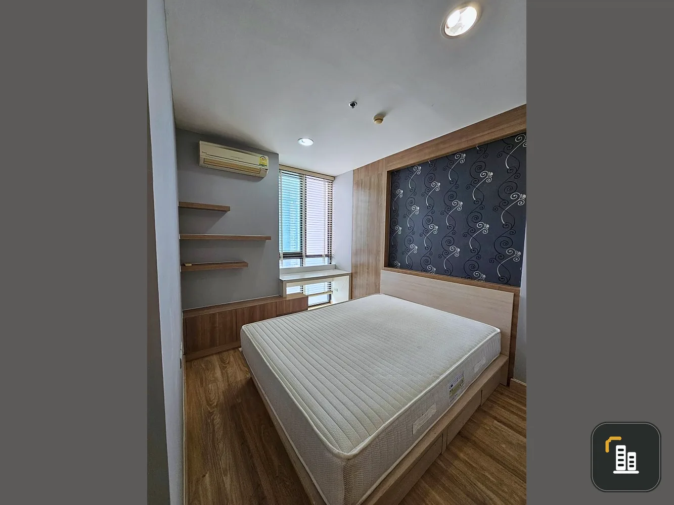 For sale Ideo Ratchada - Huai Khwang, 17th floor room, built-in with good wallpaper, good location that shouldn't be missed!!