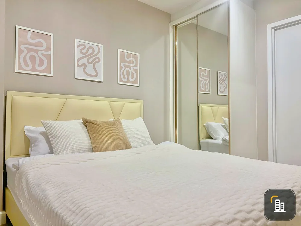Rent Metro Luxe Riverfront, Rattanathibet, beautiful room, minimal Korean style. Full furniture.