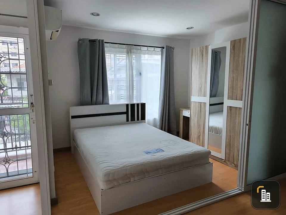 Selling the Crystal condominium in the north, the sun does not shine. Cool all day The room is clean. Hurry and grab it.